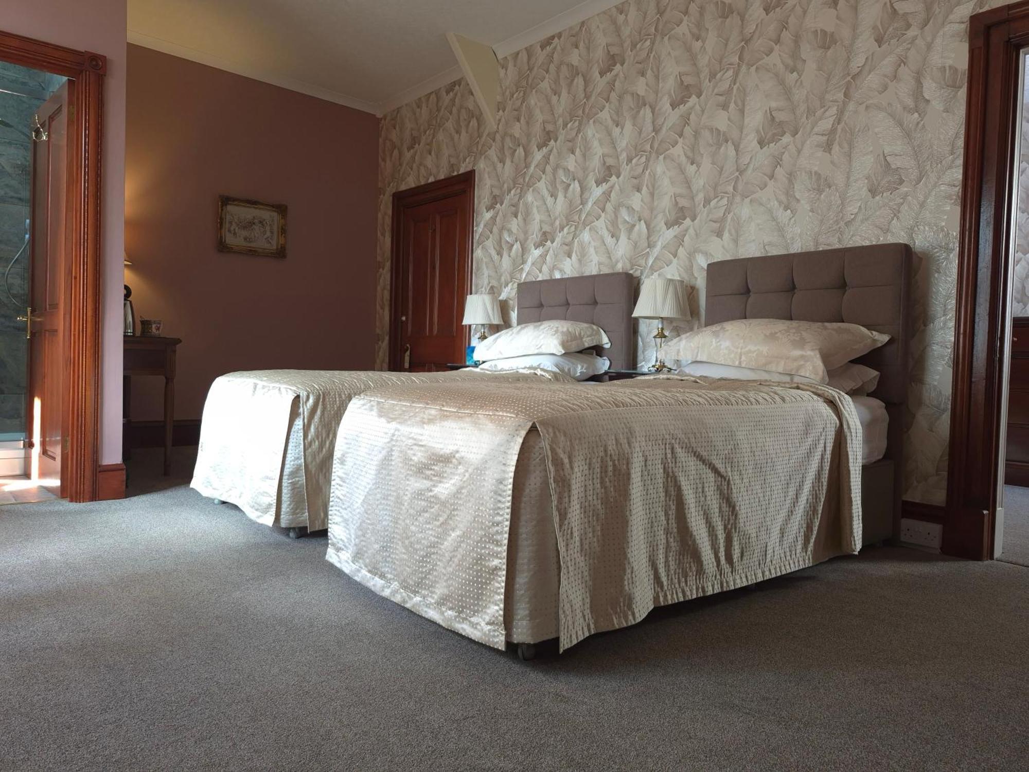 St David'S Guesthouse 하버포드웨스트 외부 사진