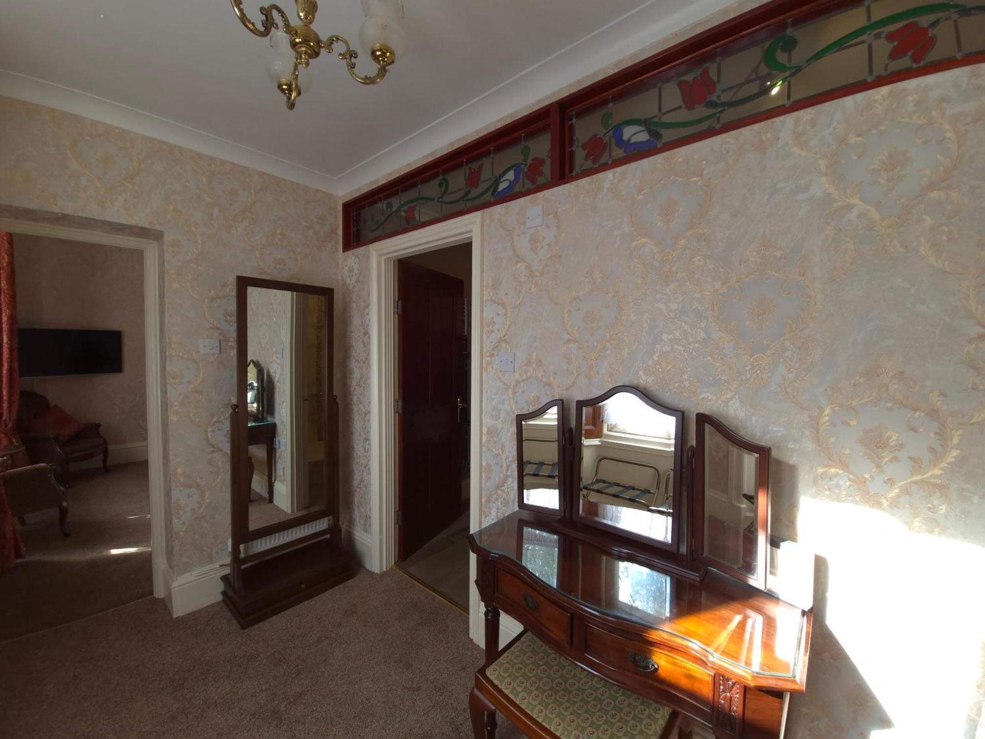 St David'S Guesthouse 하버포드웨스트 외부 사진